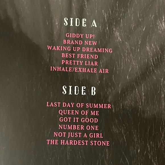 NWT Shania Twain: Queen Of Me Target Exclusive Neon Pink Colored Vinyl 1LP Album - Picture 3 of 4